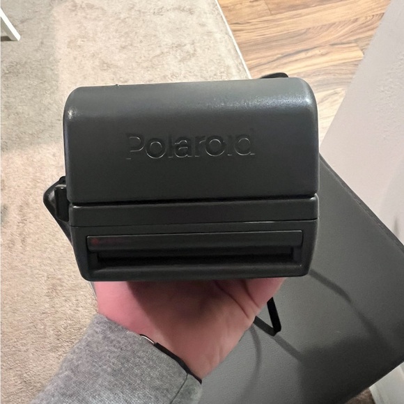 Vintage Polaroid 600 Camera - Picture 2 of 2